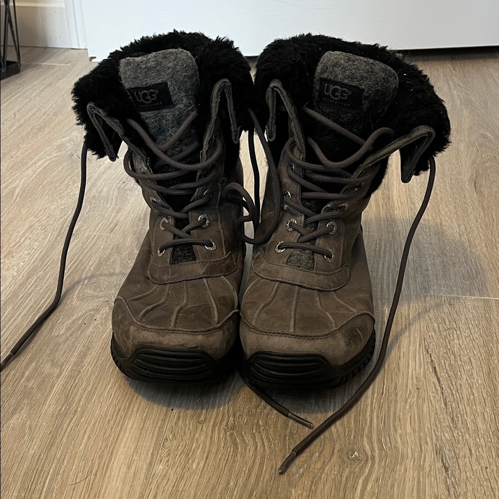 UGG Adirondack Woman’s Winter Boots
